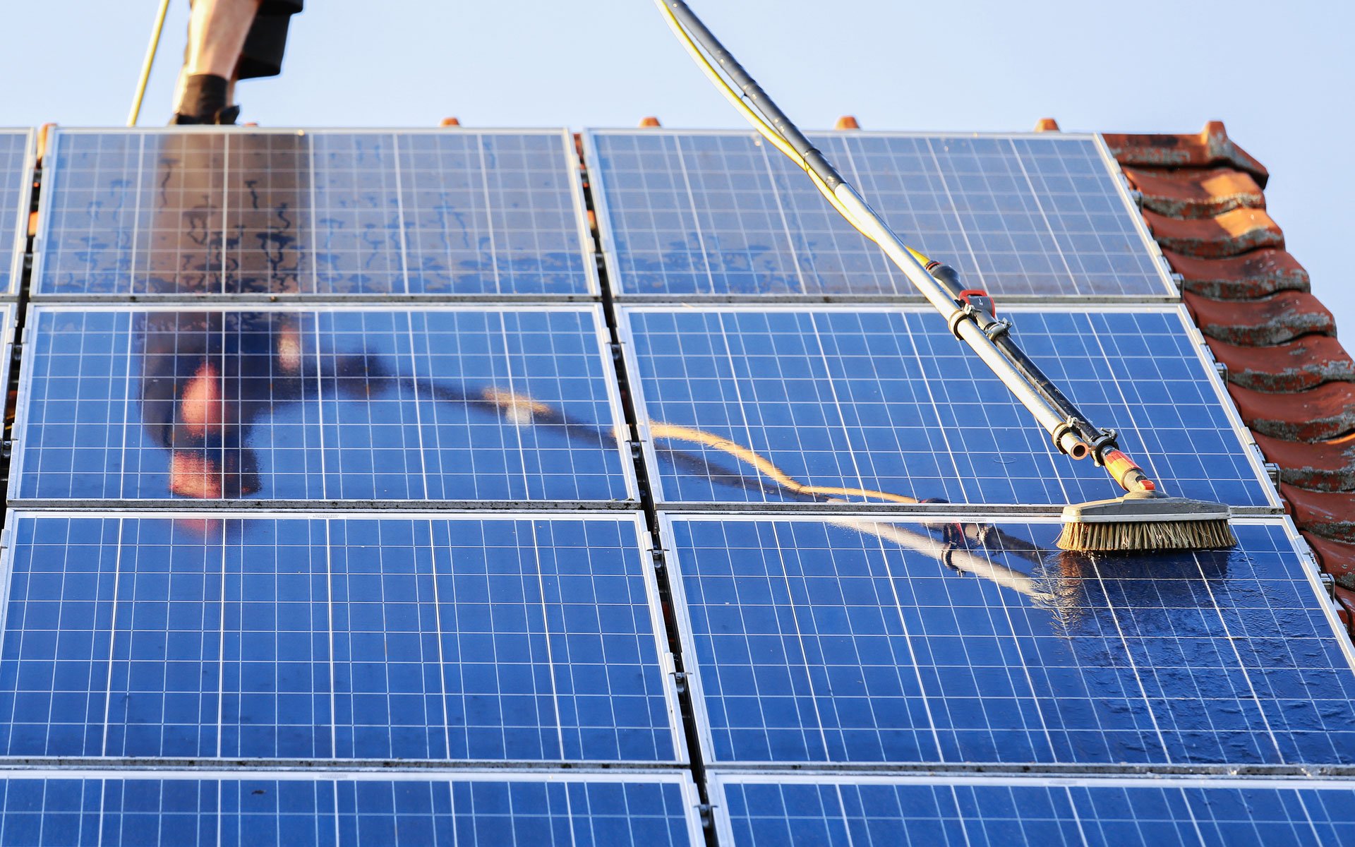 Solar Panel Cleaning in Ocean Beach CA